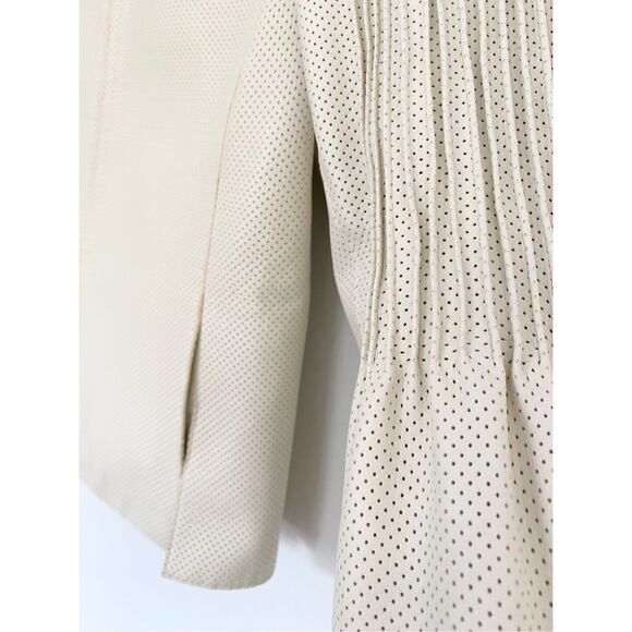 Akris Punto Perforated 100% Lambskin Full Zip Vanilla/ Ivory Jacket Sz 6 - Picture 9 of 16